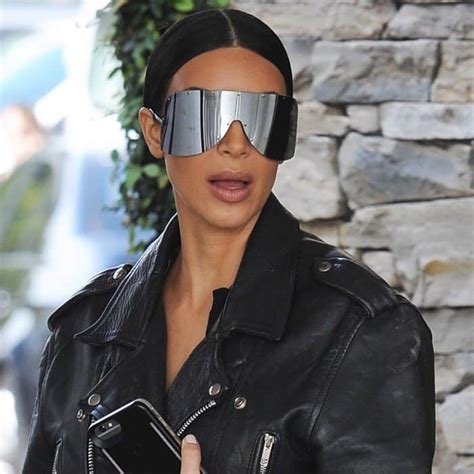 what sunglasses does kim kardashian wear